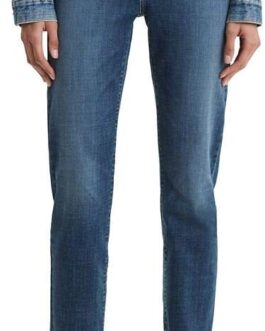 Levi’s Women’s Classic Straight Jeans (Also Available in Plus)